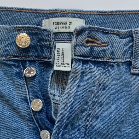 Forever 21 Vintage Ripped Mom Jeans - Picture 4 of 4